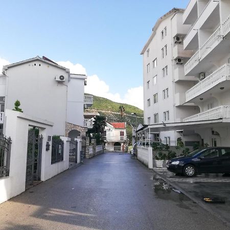Apartment Azalea Of Budva Luaran gambar