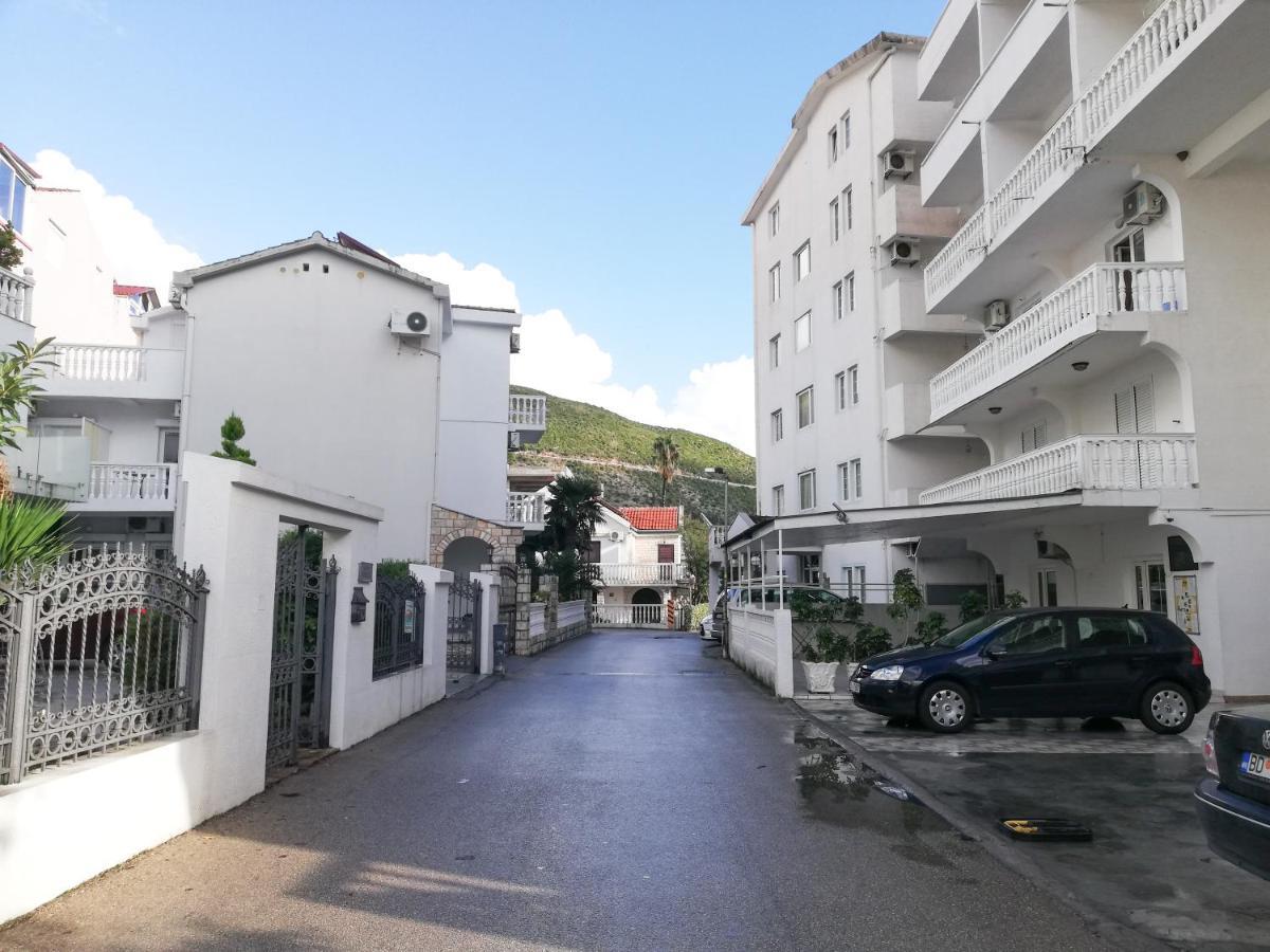Apartment Azalea Of Budva Luaran gambar